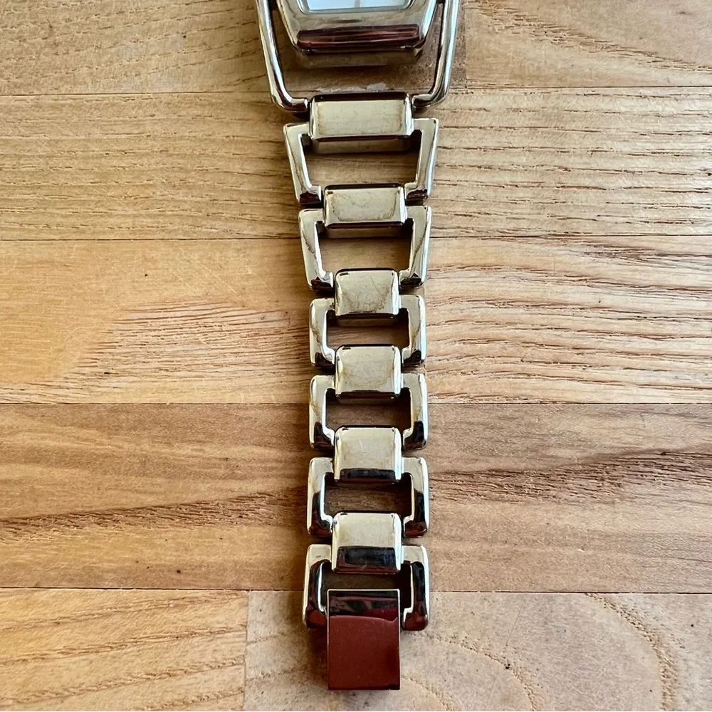 Unbranded ladies mother of pearl silver tone rectangular watch NEW BATTERY